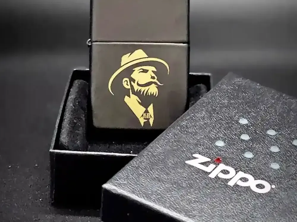 Lasergraviertes Zippo mit Kirmis Brothers Signet
